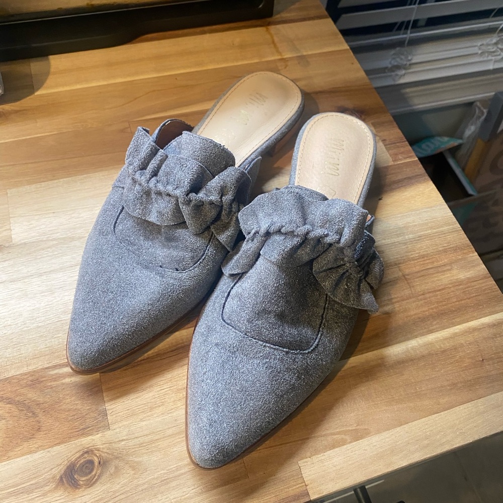 LIKE NEW from Buckle | size 9.5 | loafers
